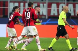 九游官网首页 -转会期休斯敦火箭调整名单以备欧冠；绝杀压哨环节打磨；球迷炸锅；临场指挥获称赞的简单介绍